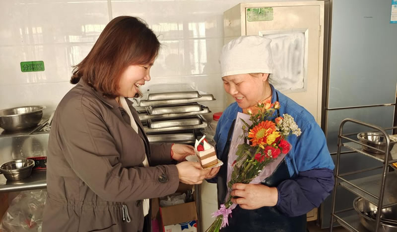 酶制劑公司鮮花增巾幗